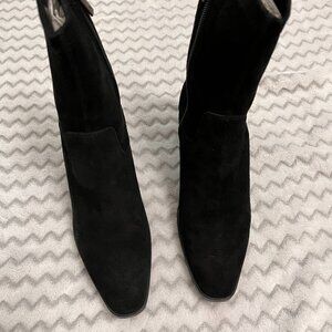 Aquatalia Tilly Stretch Suede Booties